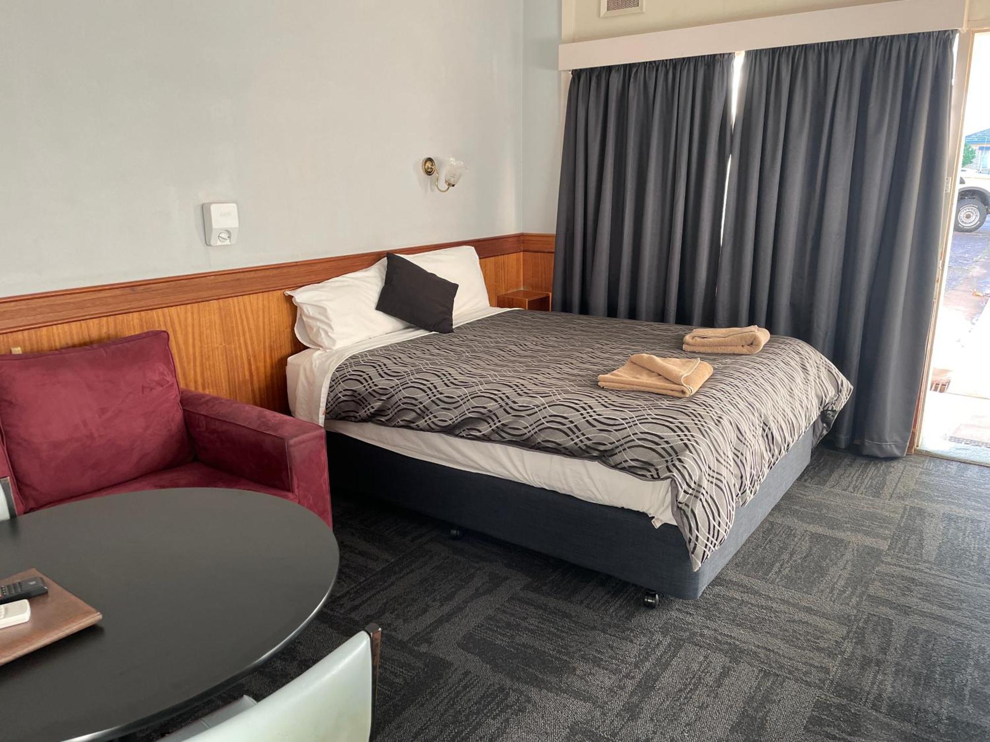 County Lodge Motor Inn West Wyalong Exterior foto