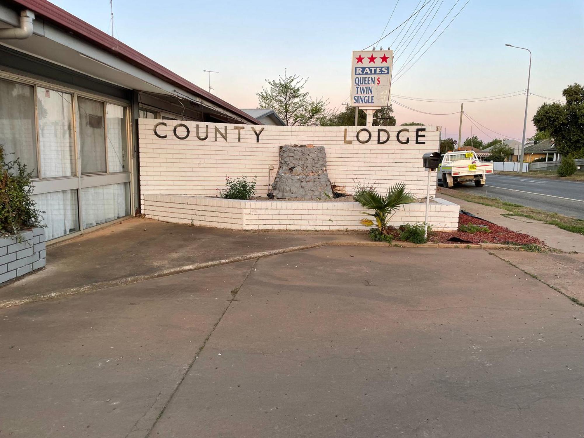 County Lodge Motor Inn West Wyalong Exterior foto