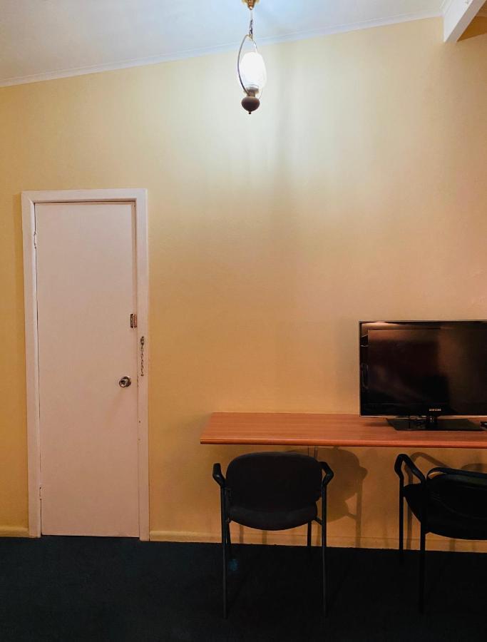 County Lodge Motor Inn West Wyalong Exterior foto
